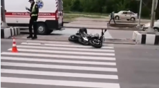 В Харькове в ДТП пострадал мотоциклист (видео)