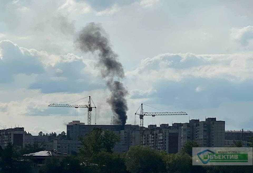 В Харькове масштабный пожар в районе Лесопарка (фото, видео)