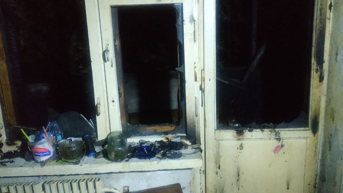 В Харькове в многоэтажке горел балкон: жильцов эвакуировали (фото)