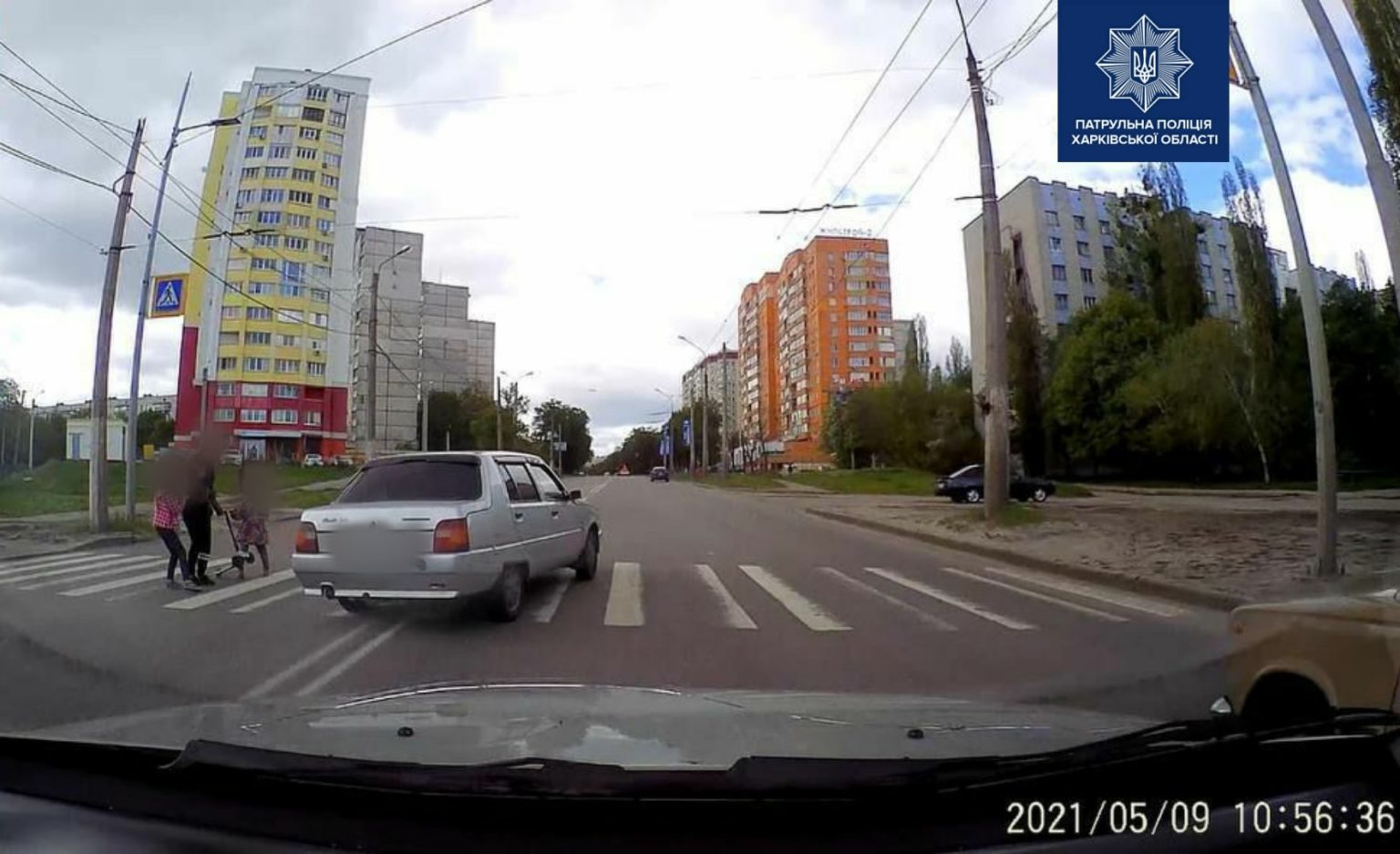 Патрульные отыскали в Харькове «героя» соцсетей, не пропустившего пешеходов (фото)