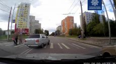 Патрульные отыскали в Харькове «героя» соцсетей, не пропустившего пешеходов (фото)
