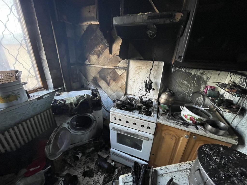 Харьковчанка едва не сгорела из-за пожара на кухне (фото)