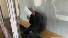 Пытали женщину утюгом: одного из подозреваемых оставили за решеткой