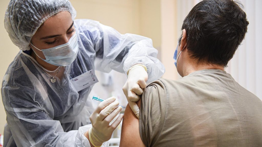 Обе дозы вакцины против COVID-19 получили более тысячи жителей Харьковской области