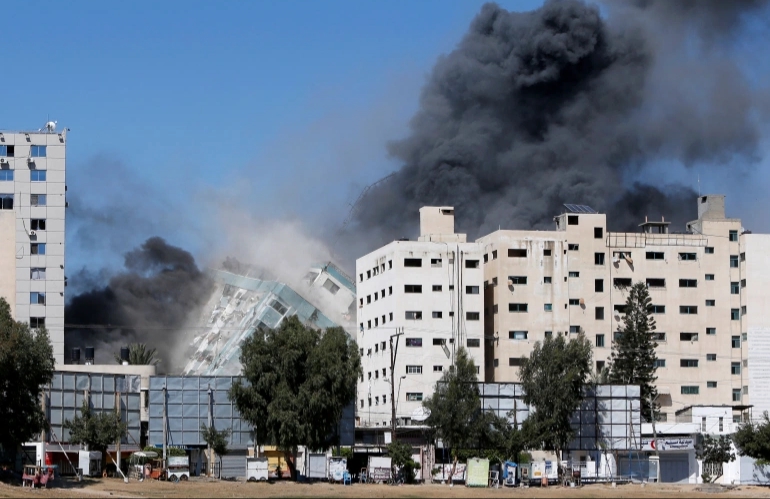 Израиль уничтожил офисы международных СМИ в секторе Газа (видео)