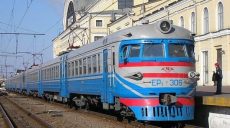 В Харьковской области вандалы испортили электричку