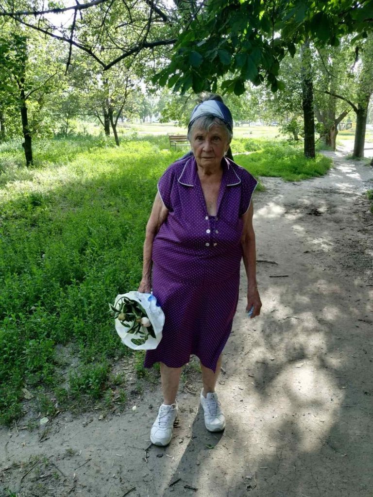 Харьковчанка потерялась на кладбище (фото)