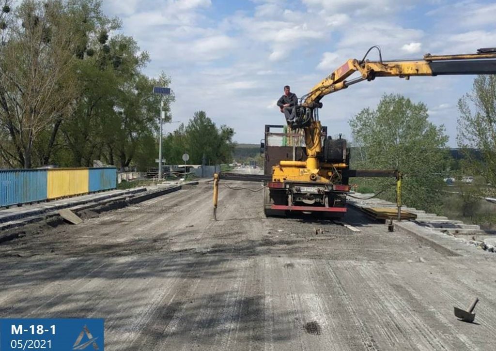 Песочинский путепровод обещают открыть для движения в августе