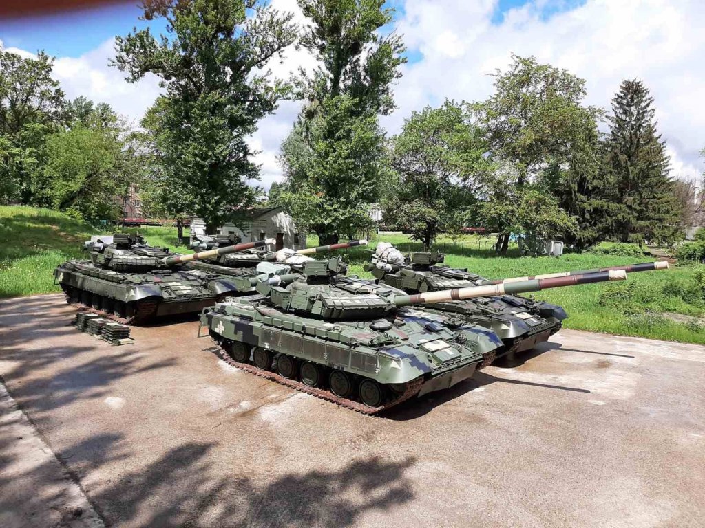 Харьковский бронетанковый завод капитально отремонтировал партию танков (фото)