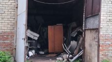 В Харькове сгорел гараж, владельца с ожогами отправили в больницу (фото)