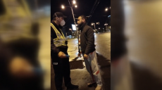 Отримав по голові від патрульного — у Харкові іноземець хоче судитися із поліцейськими (відео)