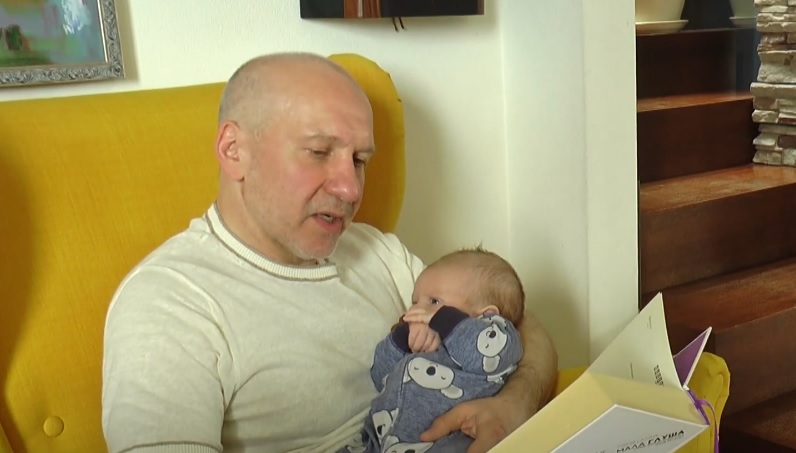Харківські татусі йдуть у декрет: чи в усьому тато може замінити маму