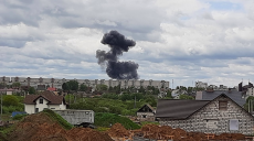 Двое летчиков военного самолета погибли в Барановичах (Беларусь), а самолет упал на дома (фото, видео)