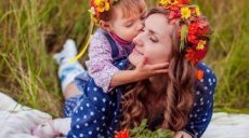 Украинские воины, защищающие родину в зоне проведения ООС, записали поздравление с Днем матери (видео)