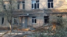 В прифронтовой Красногоровке оккупанты обстреляли больницу с ковидными пациентами (фото)
