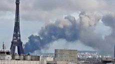 В Париже пожар — горит химическое предприятие (фото, видео)
