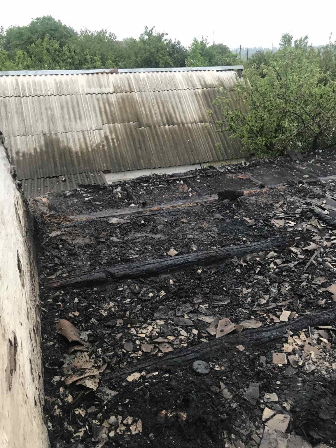 В Первомайском районе спасатели боролись с огнем в жилом доме