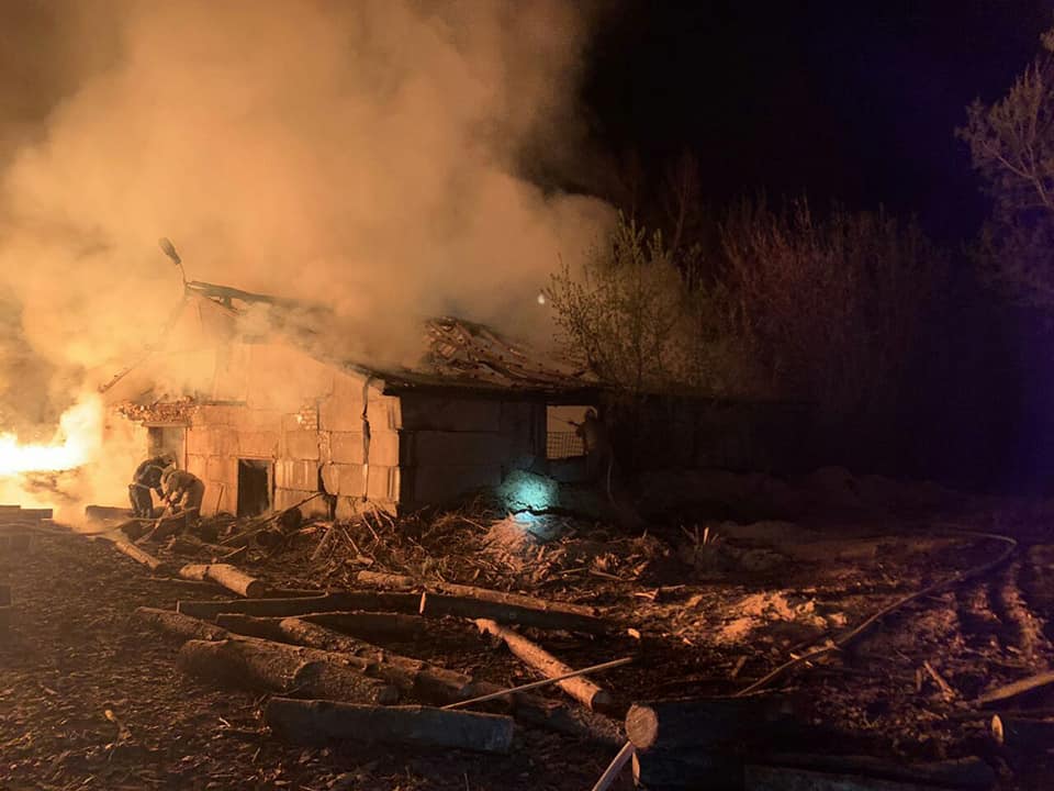 В Балаклейском районе сгорела пилорама и погиб человек