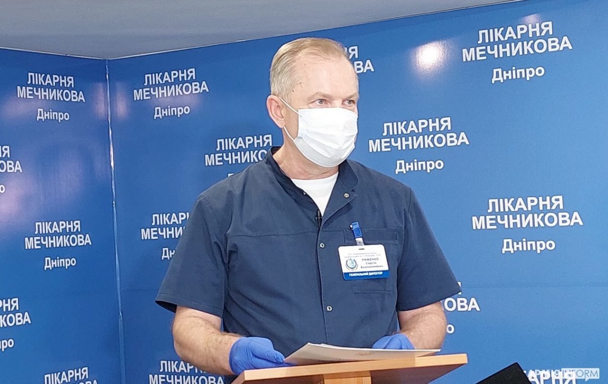 За жизнь раненого на Донбассе харьковчанина борются днепровские врачи