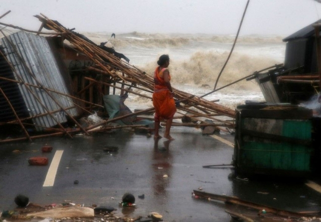 В Индии уничтожены тысячи домов — бушует циклон Яас (фото)