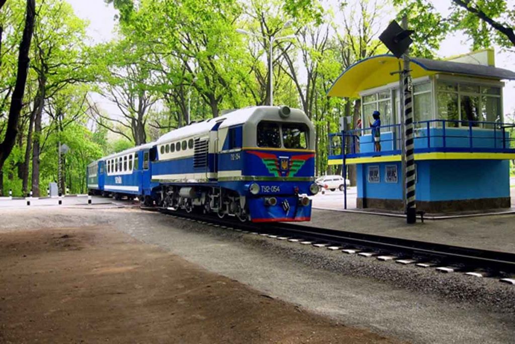 Детская железная дорога в Харькове открыла новый сезон