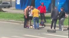 В «скорой» рассказали о состоянии женщины, сбитой рядом с ДК «Металлист» (видео)