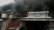 Спасатели ликвидировали пожар на рынке под Харьковом (фоторепортаж)