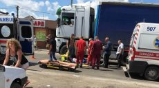 Под Харьковом фура сбила двух женщин: что известно о пострадавших (фото, видео)