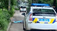В Харькове женщина выпала из окна
