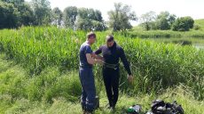 Спасатели вытащили из водоема на Харьковщине утопленника (фото)