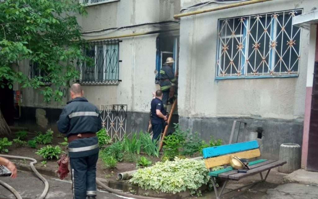 На Харьковщине из-за холодильника едва не сгорела квартира