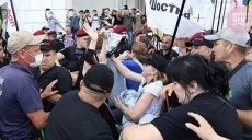 Символические гробы и венки. В Киеве — столкновения между ФОПами и полицией