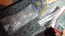 В Харькове патрульные задержали наркозакладчика (фото)