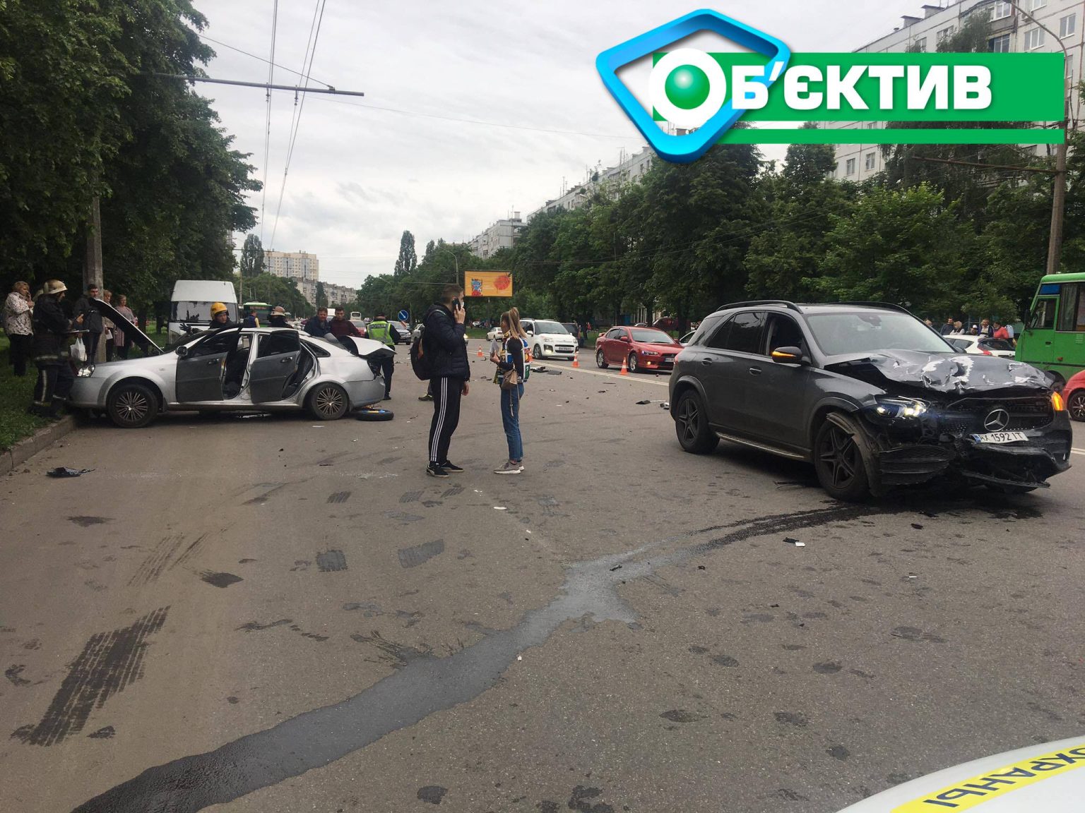 На Салтовке крупное ДТП — образовывается пробка (фоторепортаж)
