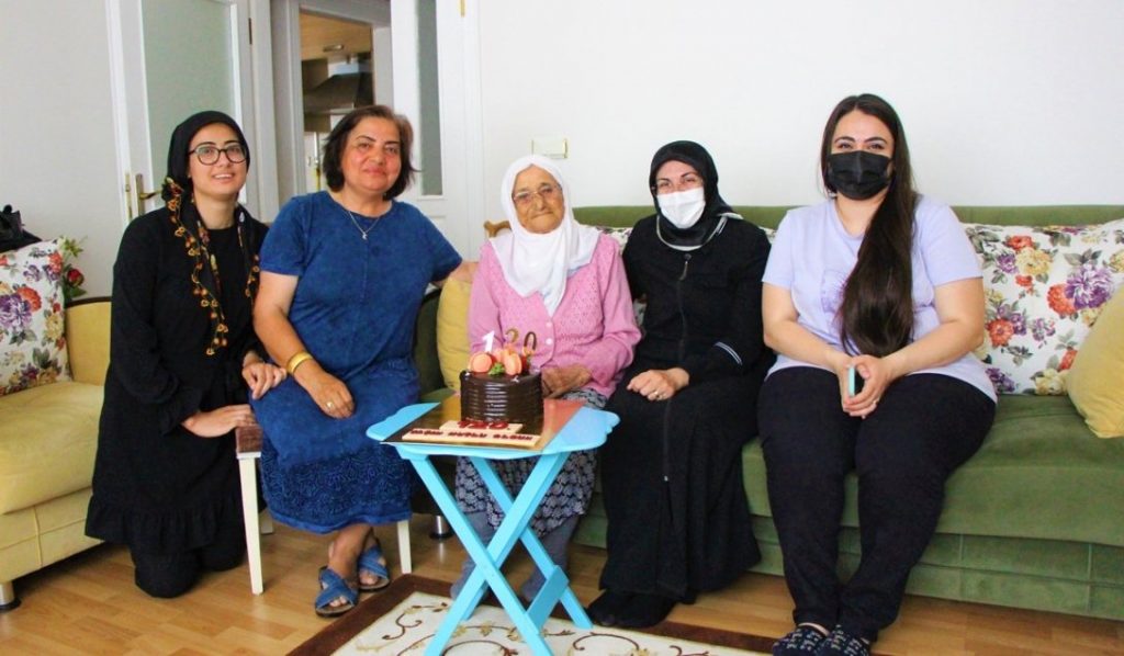 В Турции — новый рекорд по долгожительству: Секер Арслан отпраздновала 119-летие