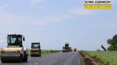На дороге «Харьков – Змиев – Балаклея – Гороховатка» устроили 8,2 км верхнего слоя покрытия (фото)