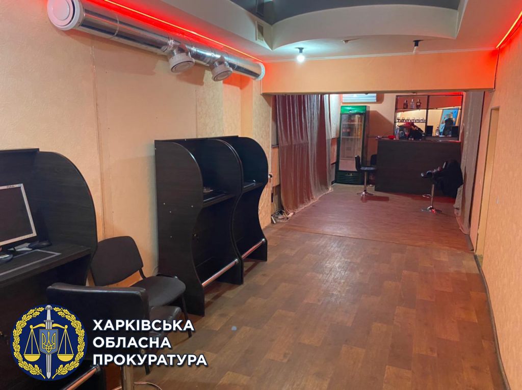 На Харьковщине нашли подпольное игорное заведение (фото)