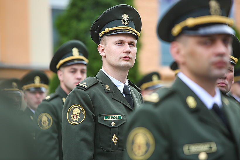 В Академии Нацгвардии прошел выпуск (фоторепортаж)