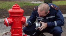 В Харькове проверяют работу гидрантов (фото)