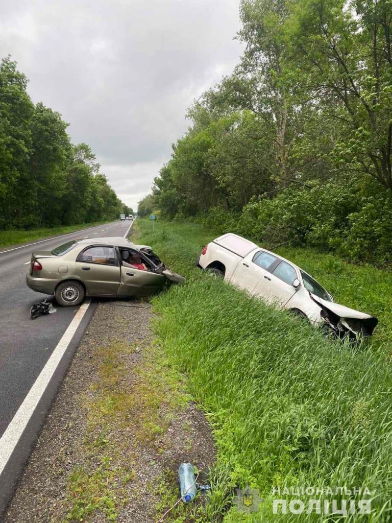 Полиция ищет свидетелей ДТП с тремя погибшими (фоторепортаж)