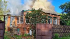 Под Харьковом на пожаре пострадали женщина с двухнедельным младенцем (фоторепортаж)