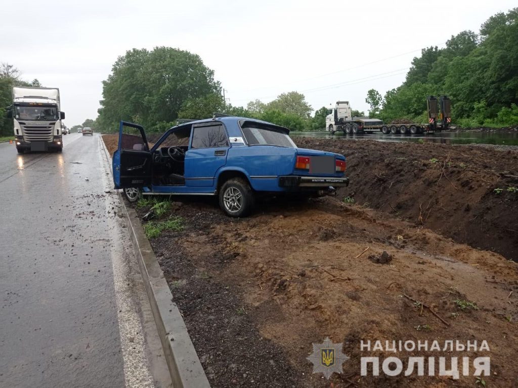 Полиция разыскивает водителя, сбежавшего с места смертельного ДТП (фото)