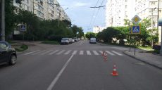 В Харькове легковушка сбила ребенка на «зебре» (фото)