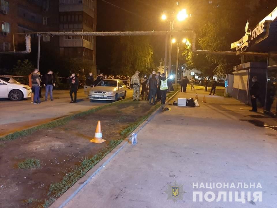 Взрыв гранаты в Харькове: число пострадавших увеличилось до 5 человек, открыто уголовное дело (фоторепортаж, подробности)