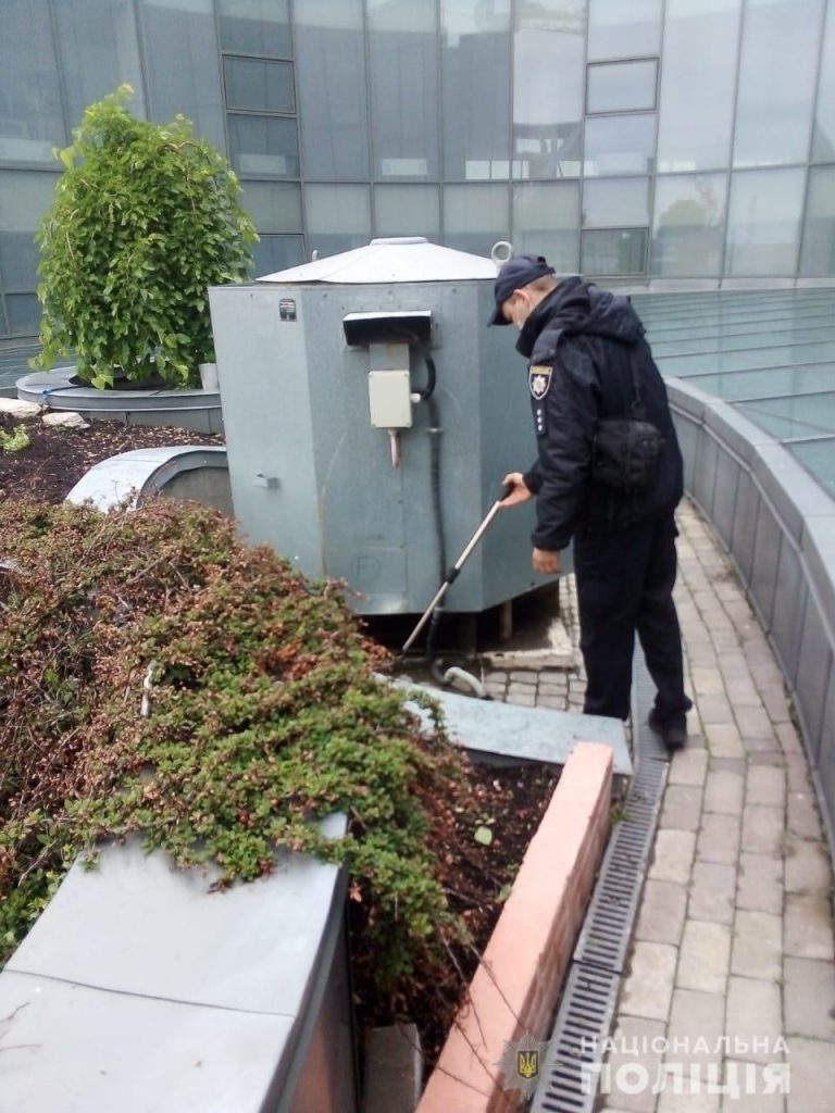 В центре Харькова в торговом центре ищут взрывчатку