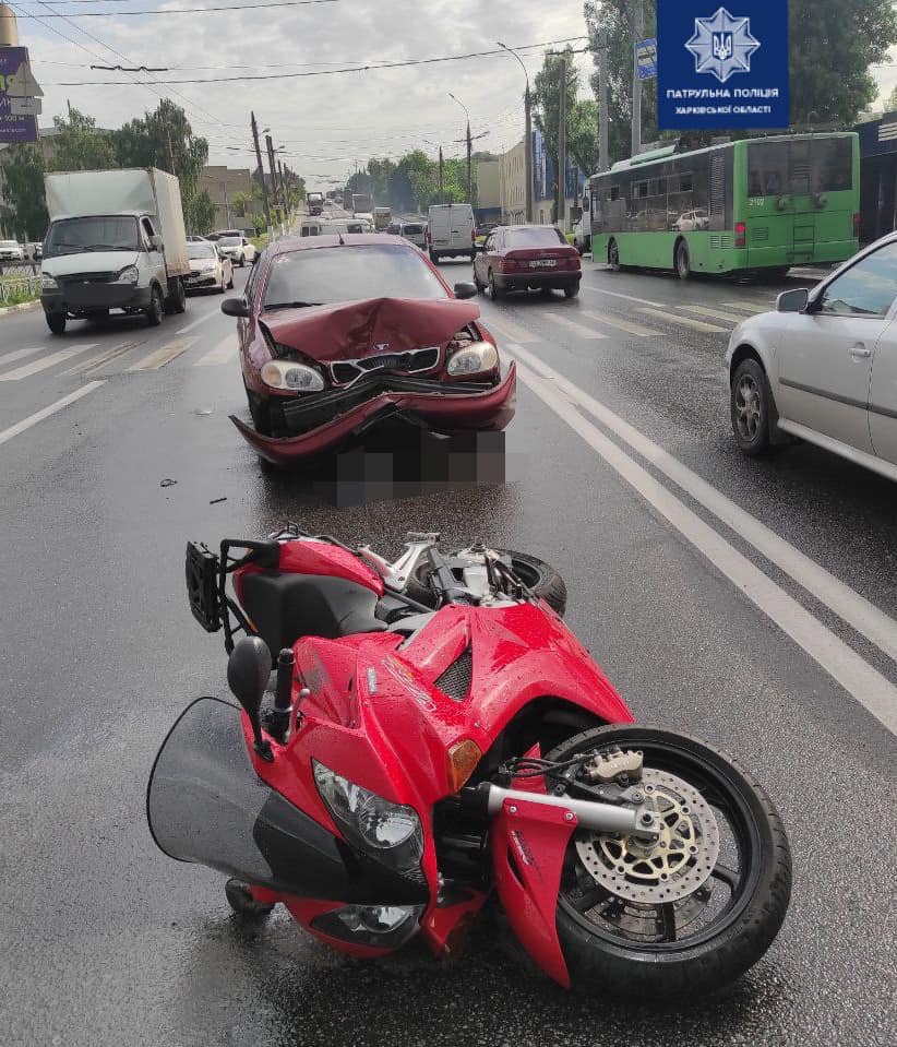 В Харькове в ДТП пострадал мотоциклист (фото)