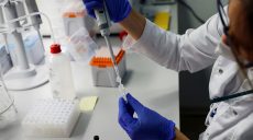 В ВОЗ начали испытания трех препаратов, которыми будут лечить тяжелые формы коронавируса