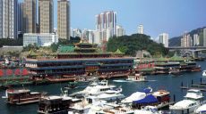В гонконгской гавани затонули сразу 10 круизных лайнеров (видео)