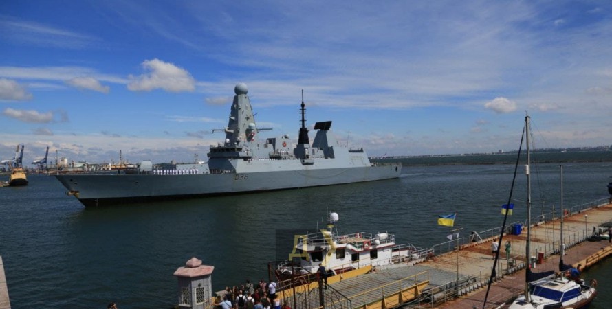 В Великобритании дали оценку действиям России: никаких выстрелов по HMS Defender не было