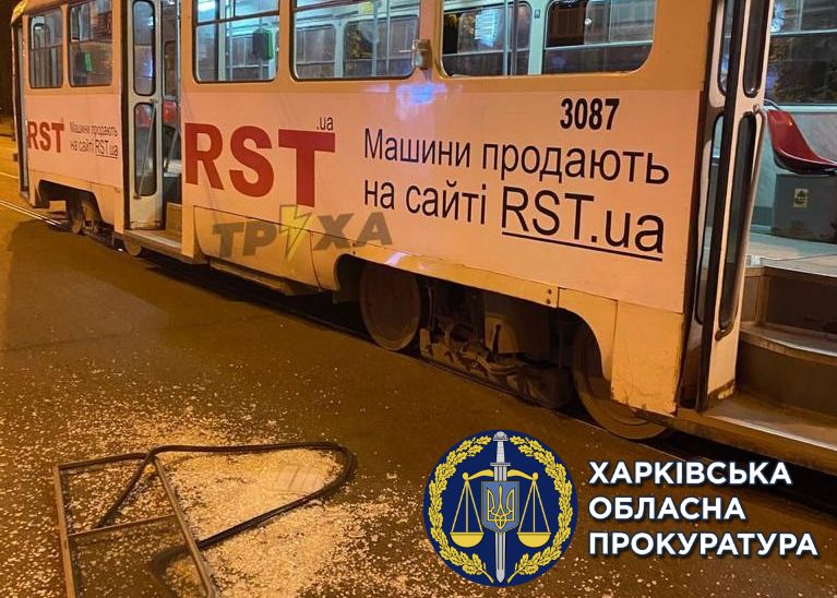 Харьковчанину, выбившему стекла у трамвая, могут на пять лет ограничить свободу (фото)